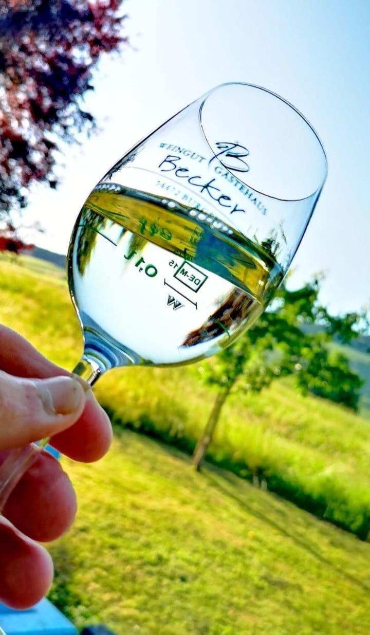 Ferienweingut & Gutsrestaurant Becker Apartment Burgen  Luaran gambar